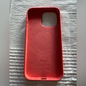 Iphone 13 Pro Silicone Case with MagSafe ( used a few times ) Pink Pomelo